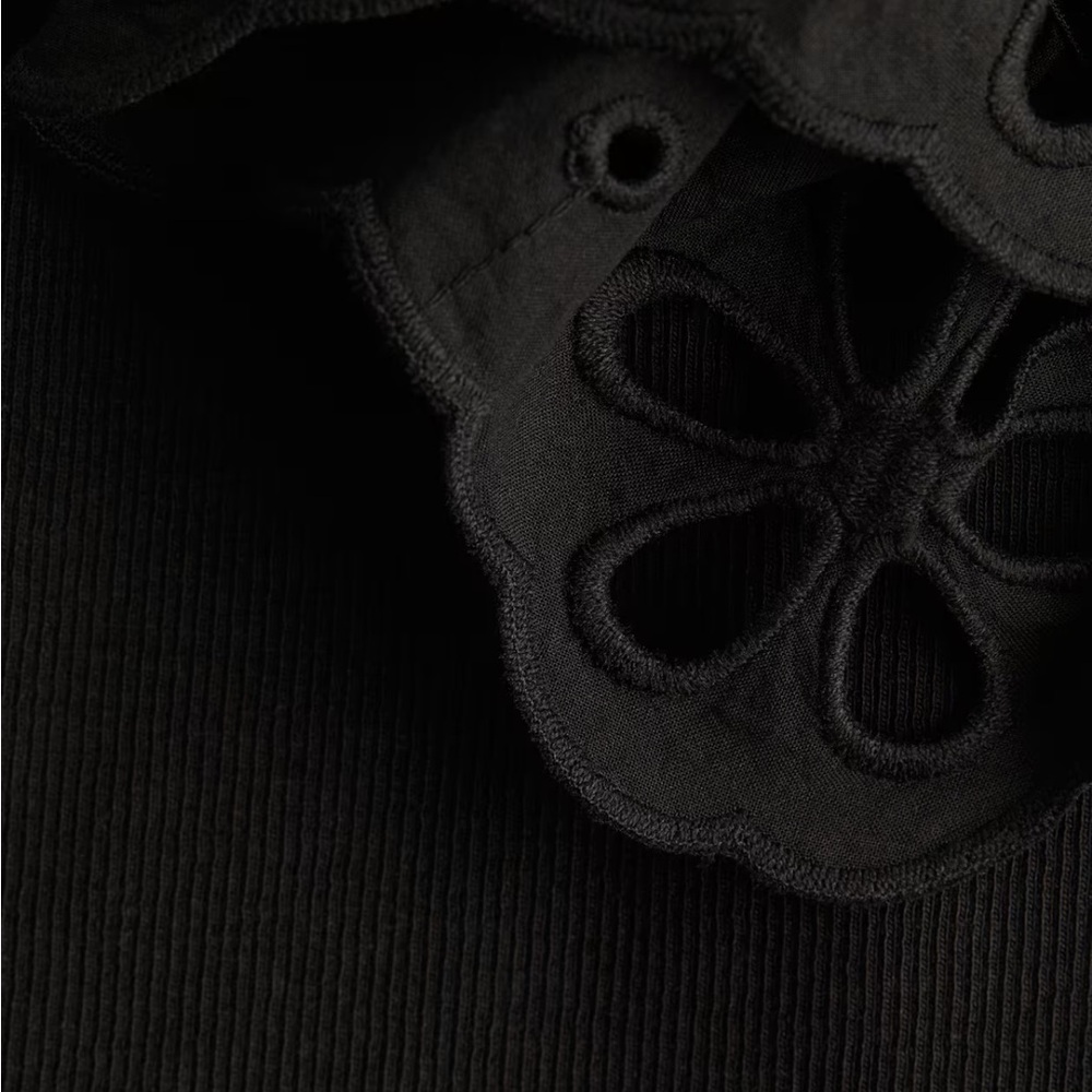 H&M Black floral Top with Embroidered design (M) - Picture 5 of 7